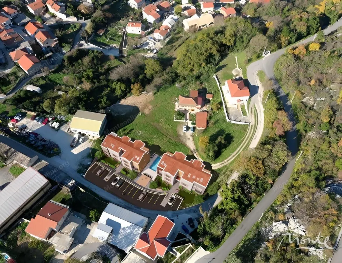 Prodaja, dvosoban stan, 93m², Škaljari, Kotor