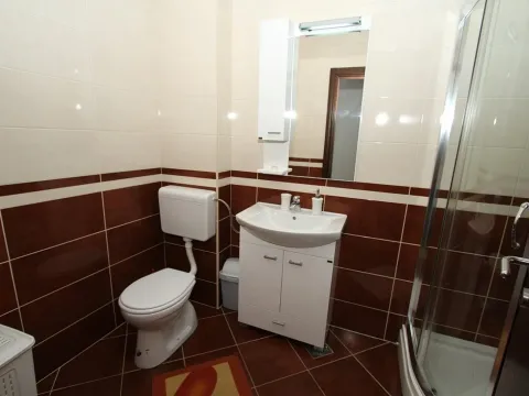 Rent, two bedroom apartment, 70m², Budva, Crna Gora - image 24