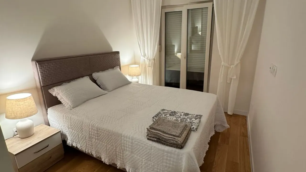 Izdavanje, jednosoban stan, 48m², Podgorica, Crna Gora