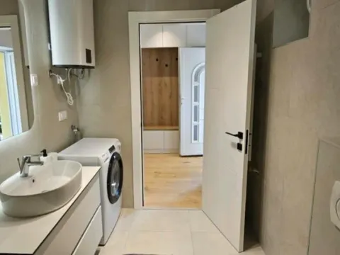 Izdavanje, jednosoban stan, 40m², Centar, Novi Sad - image 16