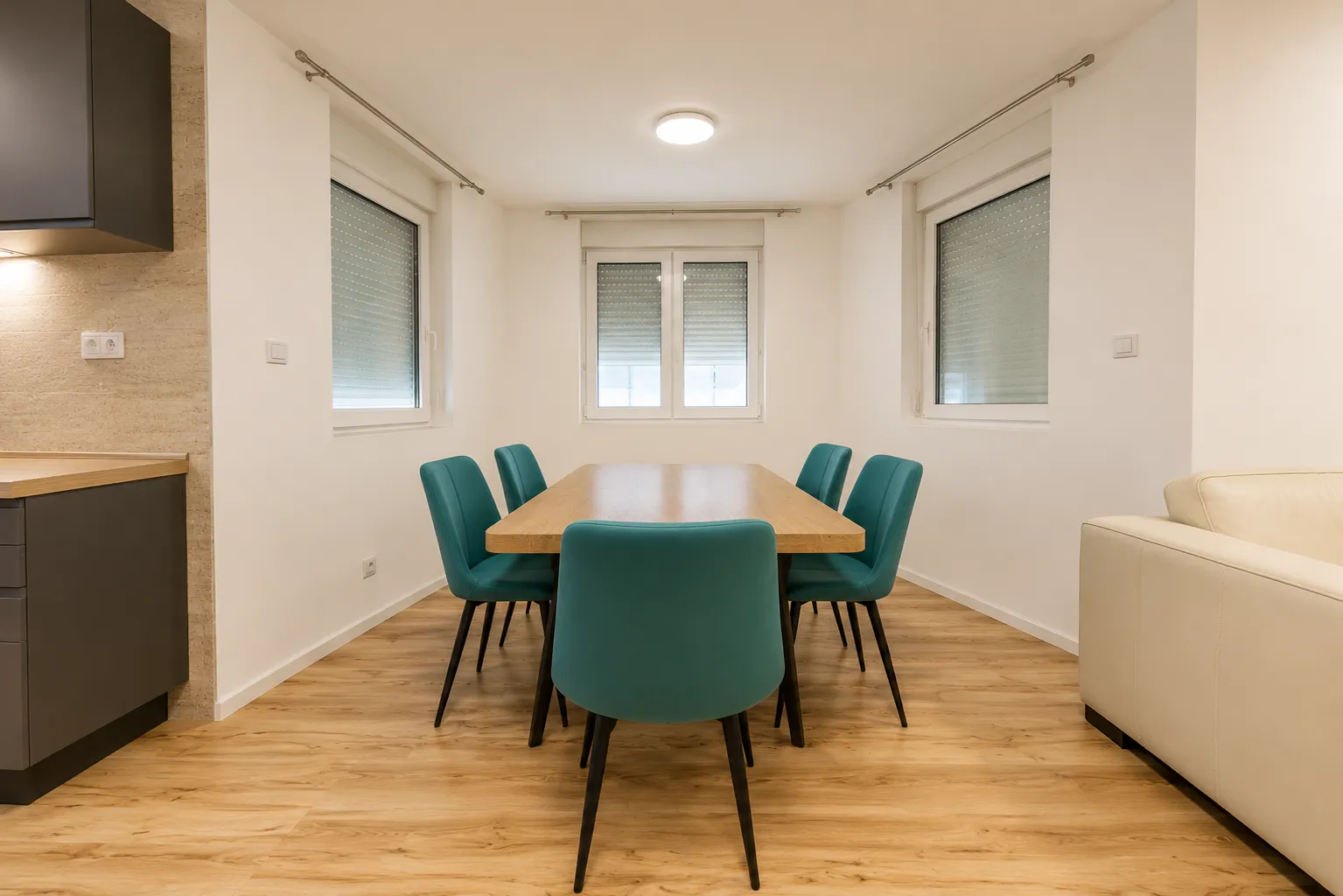 Izdavanje, kuća, 170m², Zagorič, Podgorica