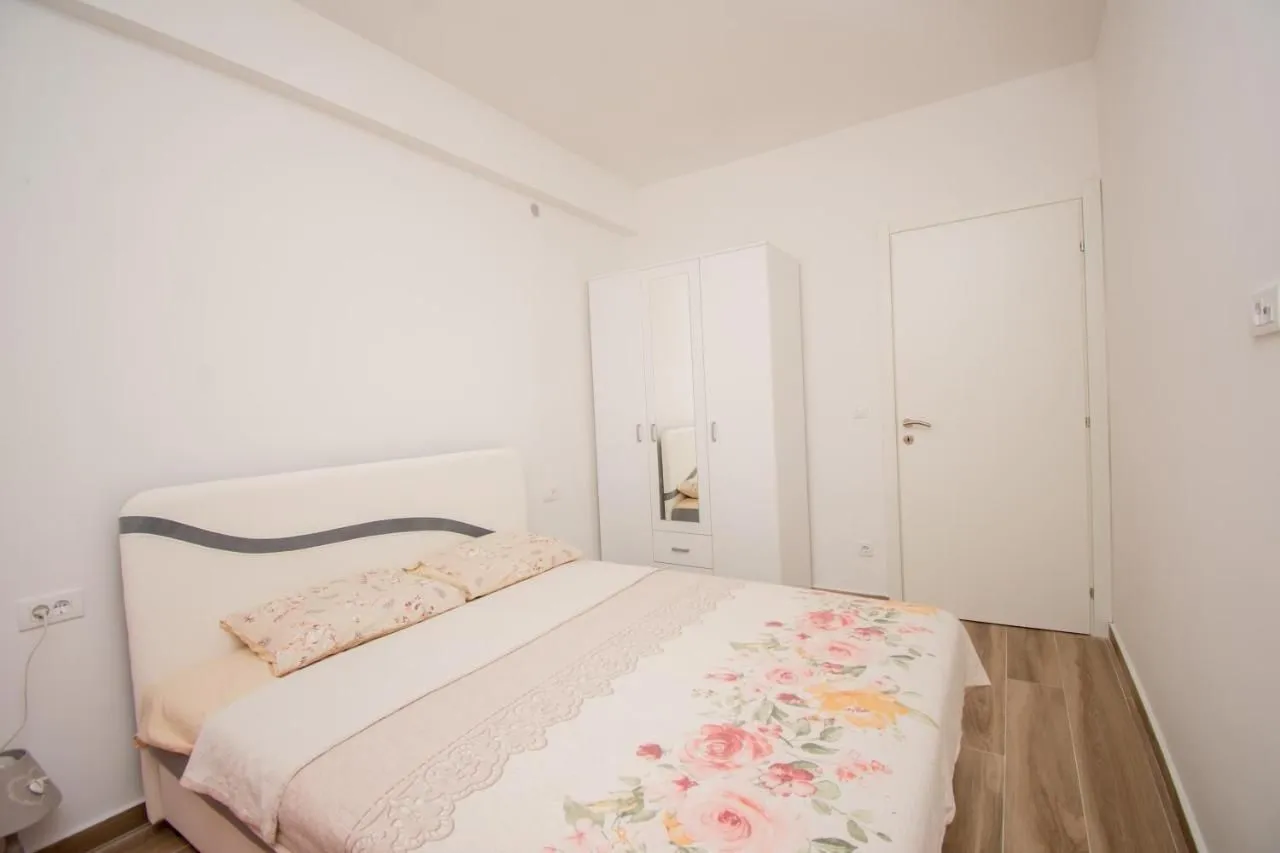 Rent, one bedroom apartment, 46m², Budva, Crna Gora