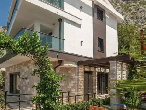 Prodaja, kuća, 210m², Dobrota, Kotor - image 22