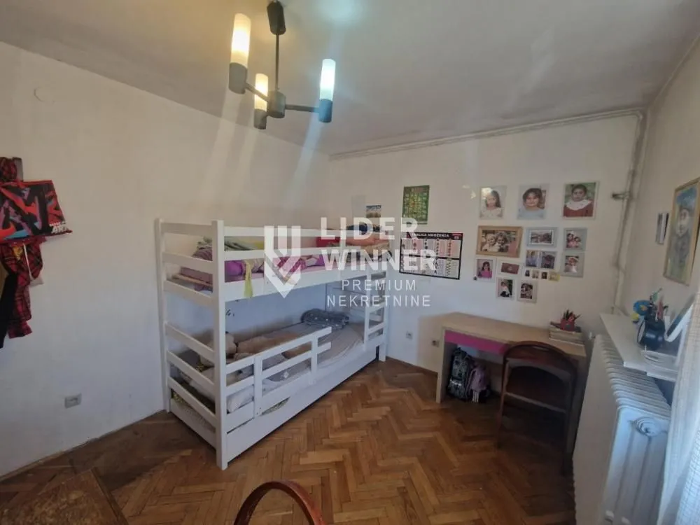 Prodaja, trosoban stan, 77m², Čubura, Beograd