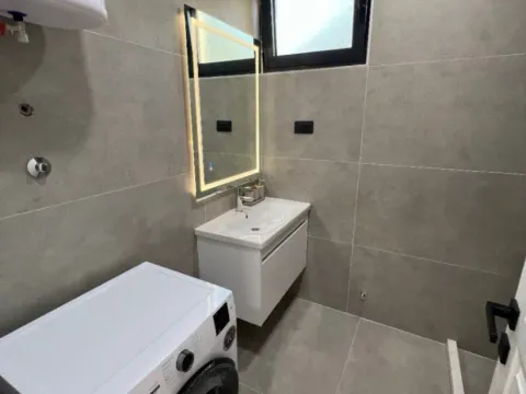 Izdavanje, dvosoban stan, 85m², Šušanj, Bar - image 12