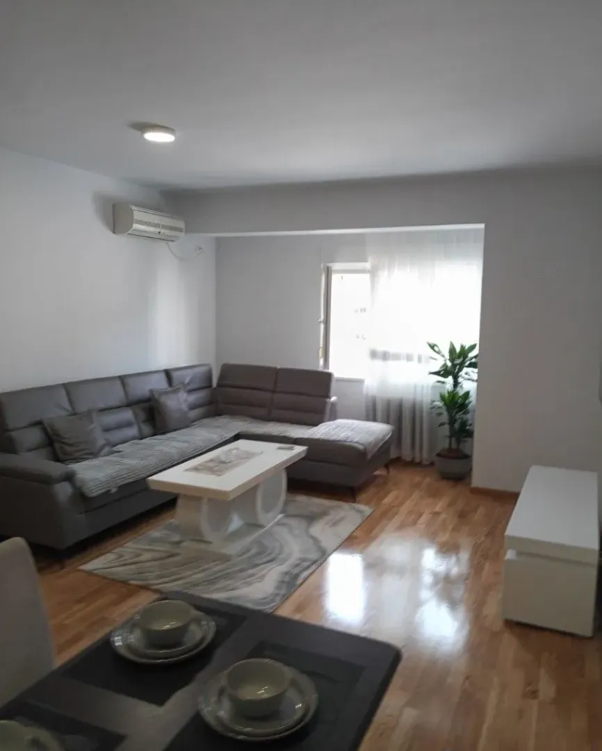 Izdavanje, jednosoban stan, 56m², City Kvart, Podgorica