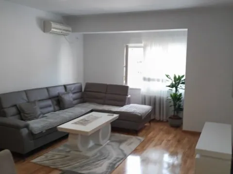 Izdavanje, jednosoban stan, 56m², City Kvart, Podgorica - image 12