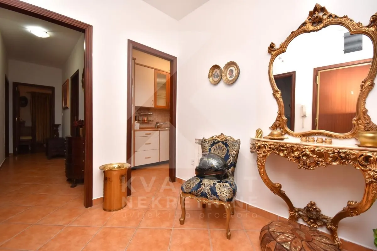 Rent, three bedroom apartment, 100m², Gorica C, Podgorica