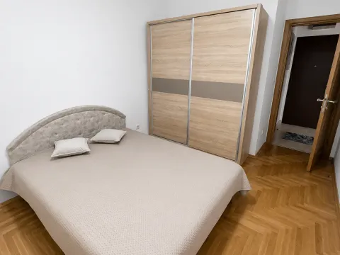Izdavanje, jednosoban stan, 45m², Stari Aerodrom, Podgorica - image 5
