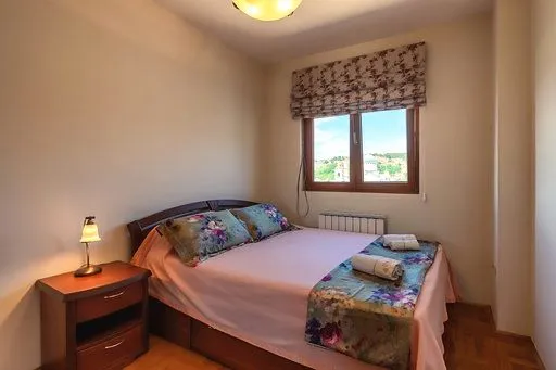 Izdavanje, jednosoban stan, 52m², Preko Morače, Podgorica