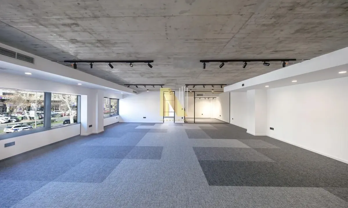 Izdavanje, poslovni prostor, 279m², Bulevar Oslobodjenja, Novi Sad Sve Podlokacije