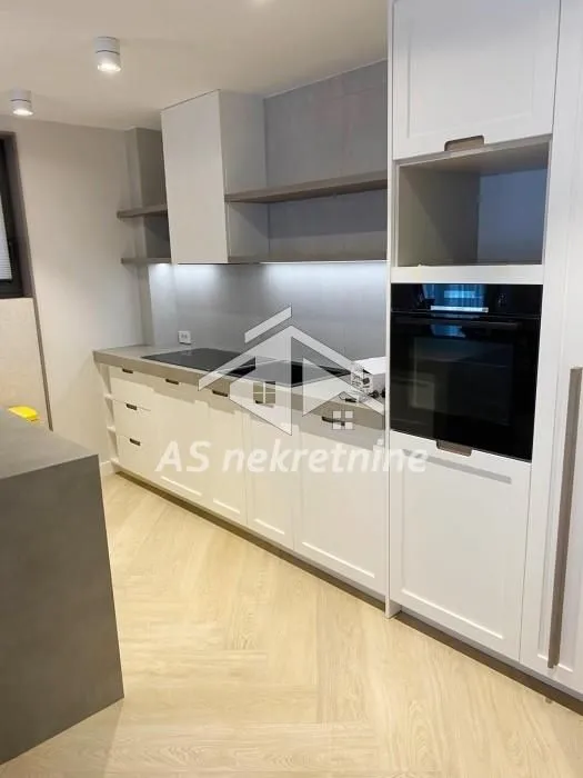 Rent, three bedroom apartment, 145m², Neimar, Vračar Sve Podlokacije