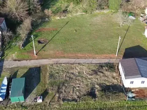 Zemljište in Farmaci