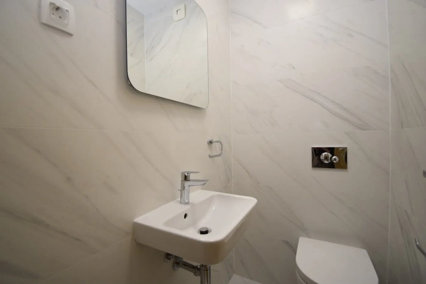 Izdavanje, dvosoban stan, 71m², New City, Podgorica