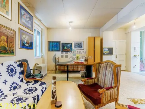 Sale, two bedroom apartment, 86m², Kalenić Pijaca, Vračar Sve Podlokacije - image 4