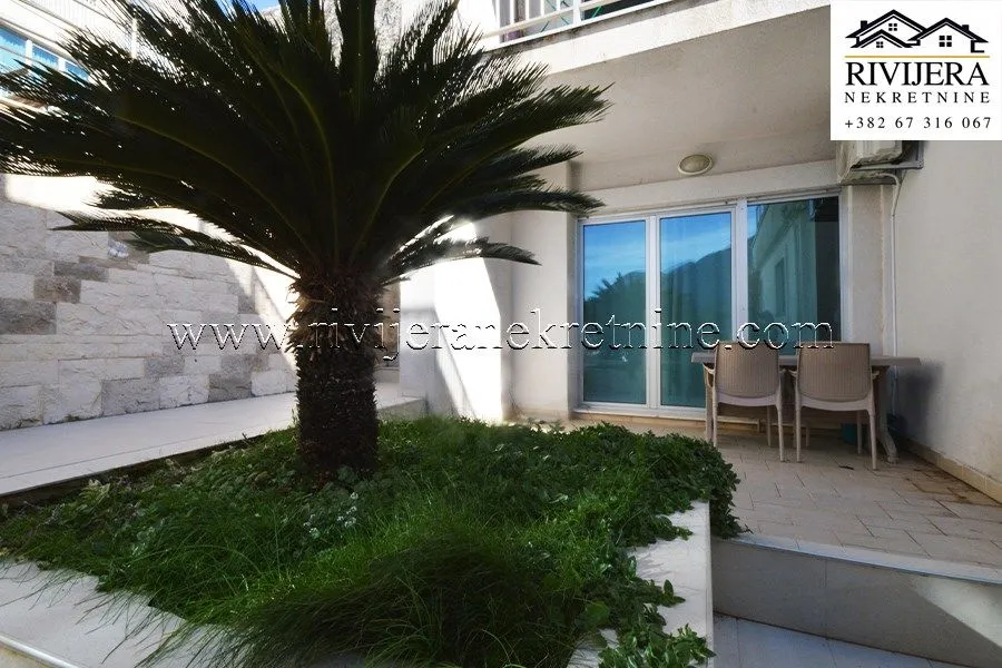 Sale, two bedroom apartment, 64m², Dobrota, Kotor