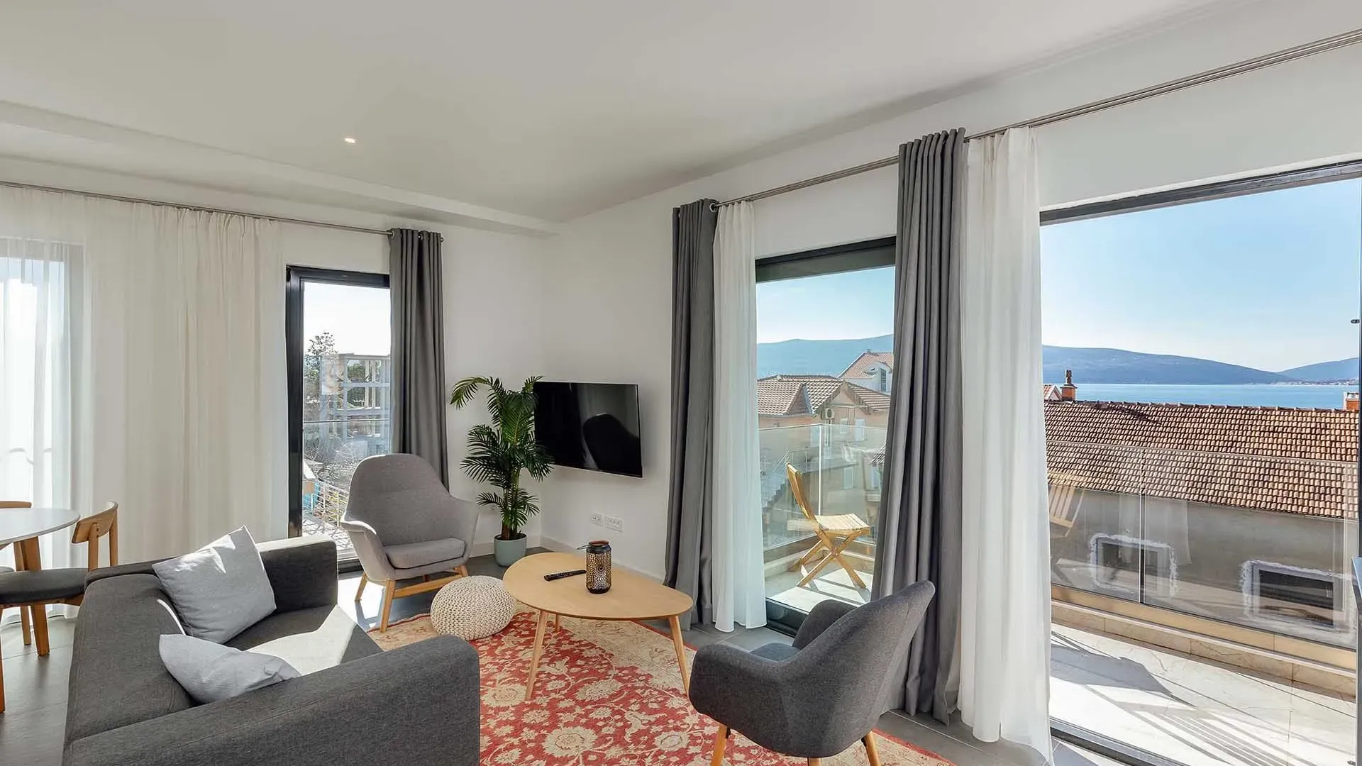 Izdavanje, jednosoban stan, 54m², Donja Lastva, Tivat