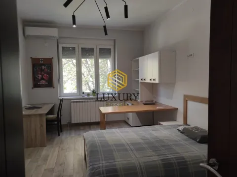 Rent, two bedroom apartment, 85m², Centar, Podgorica - image 2