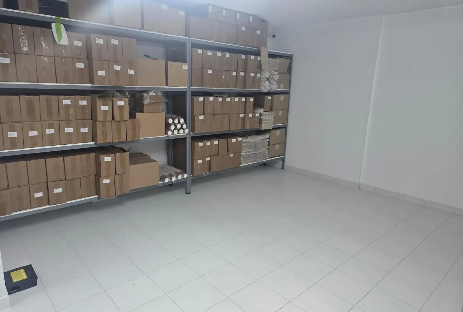 Izdavanje, poslovni prostor, 250m², Lastva Grbaljska, Kotor