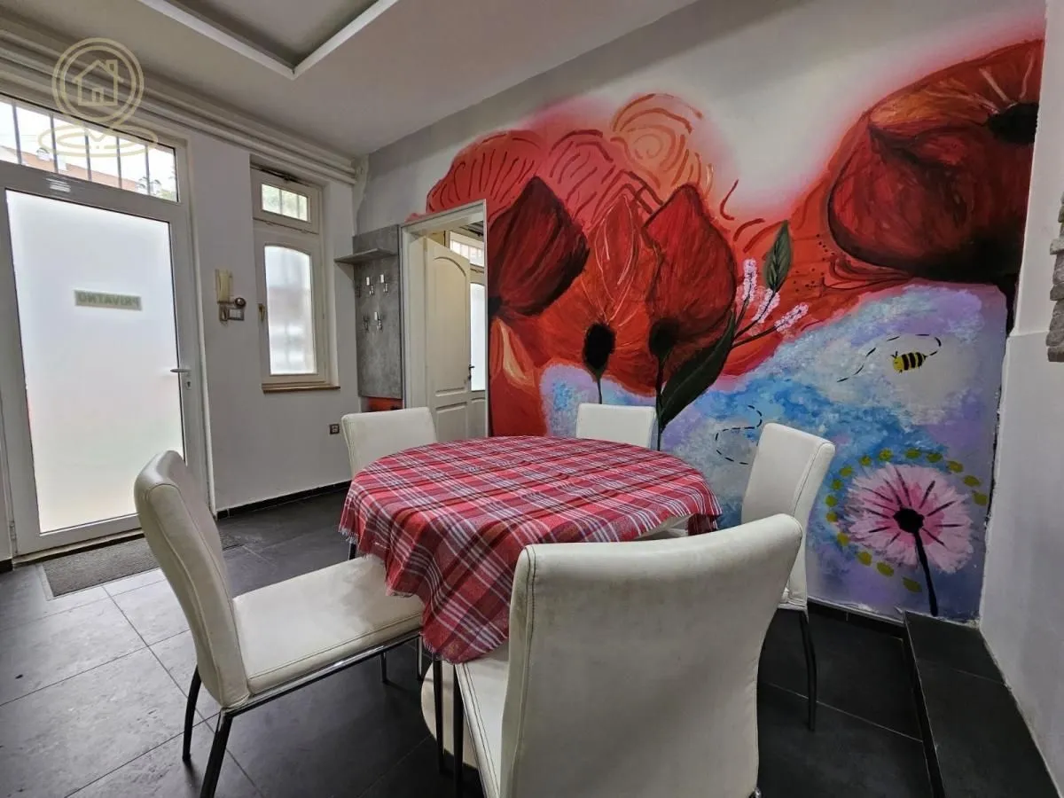 Izdavanje, dvosoban stan, 57m², Centar, Novi Sad