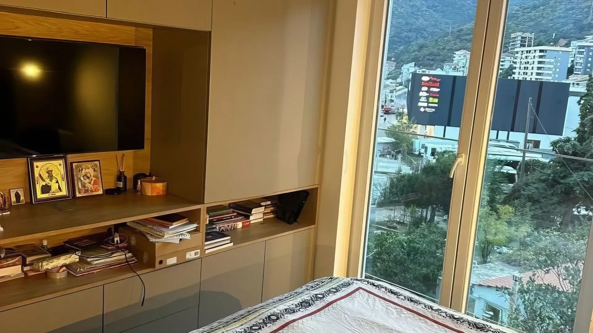Izdavanje, jednosoban stan, 45m², Centar, Budva