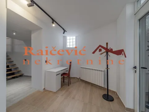 Prodaja, kuća, 204m², Stari Grad, Beograd - image 16