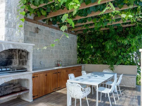 Sale, house, 550m², Reževići, Budva - image 18