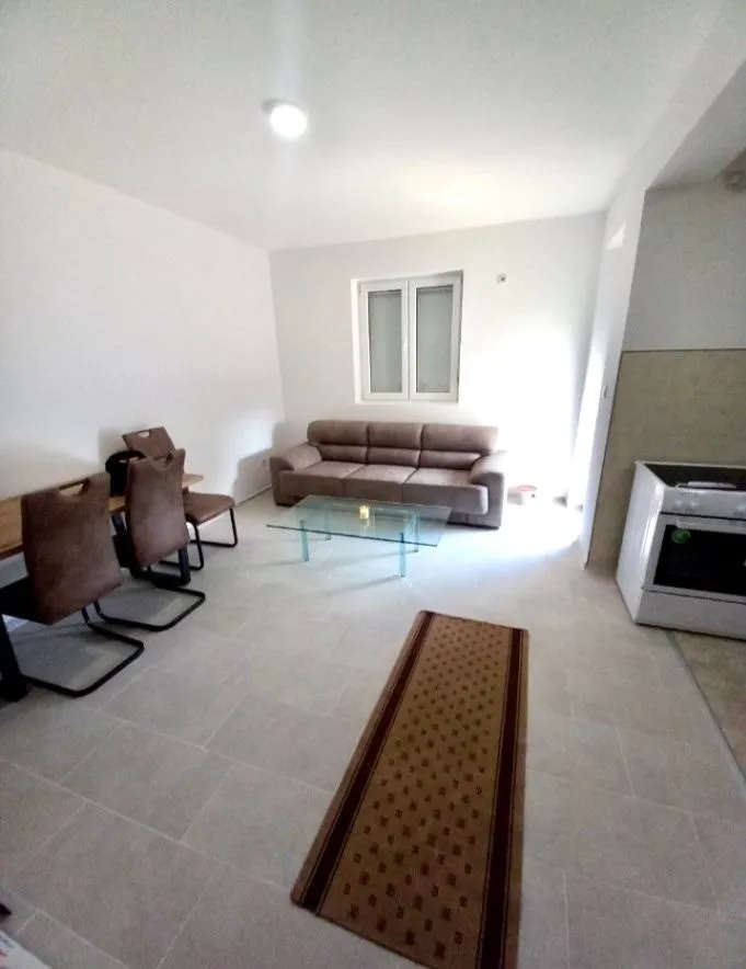Izdavanje, dvosoban stan, 55m², City Kvart, Podgorica