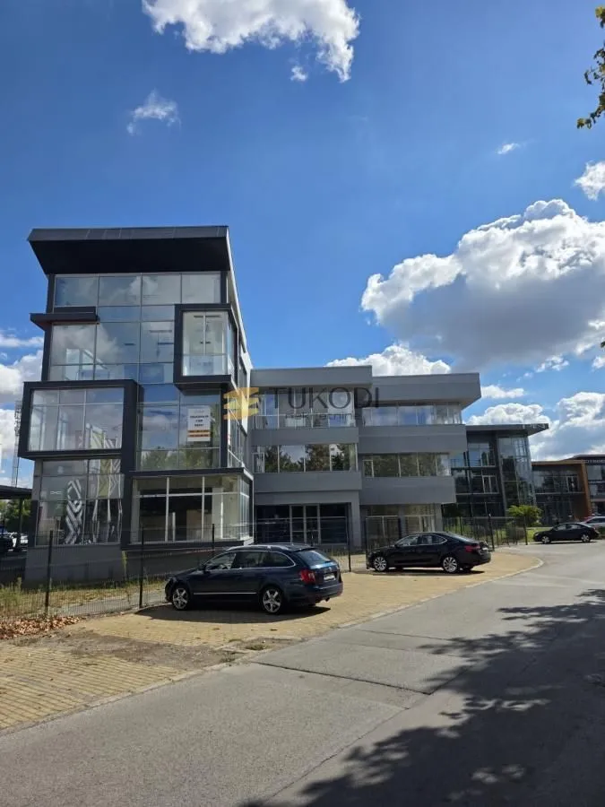 Rent, office space, 4597m², Šangaj, Novi Sad Sve Podlokacije