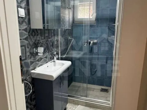 Izdavanje, dvosoban stan, 75m², Centar, Tivat - image 9