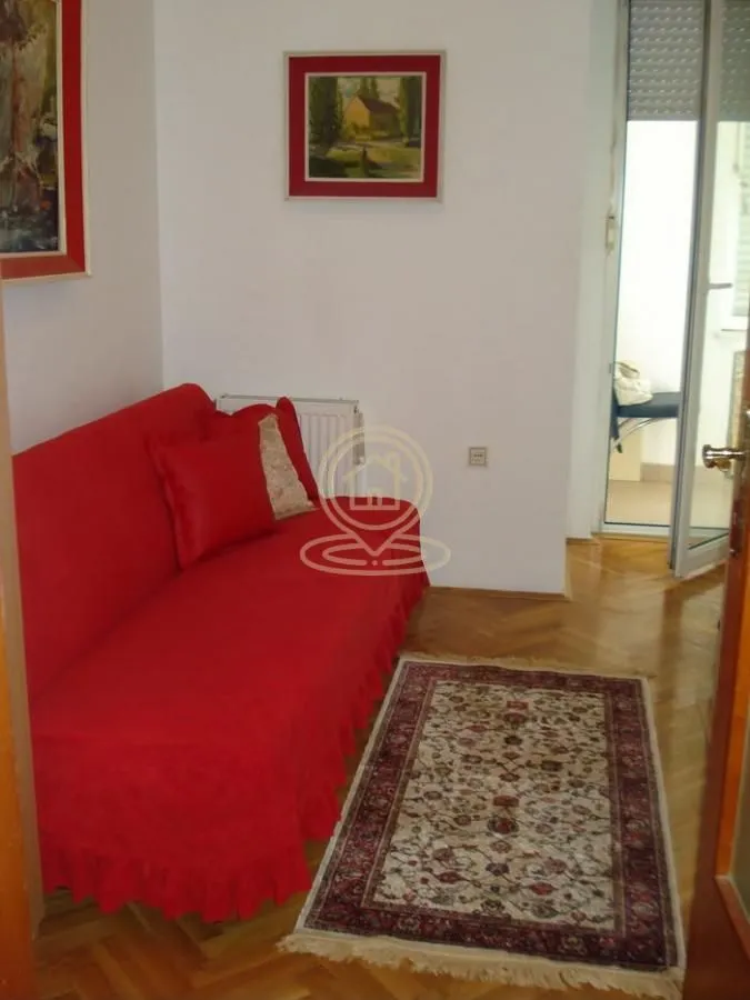 Izdavanje, dvosoban stan, 40m², Grbavica, Novi Sad Sve Podlokacije