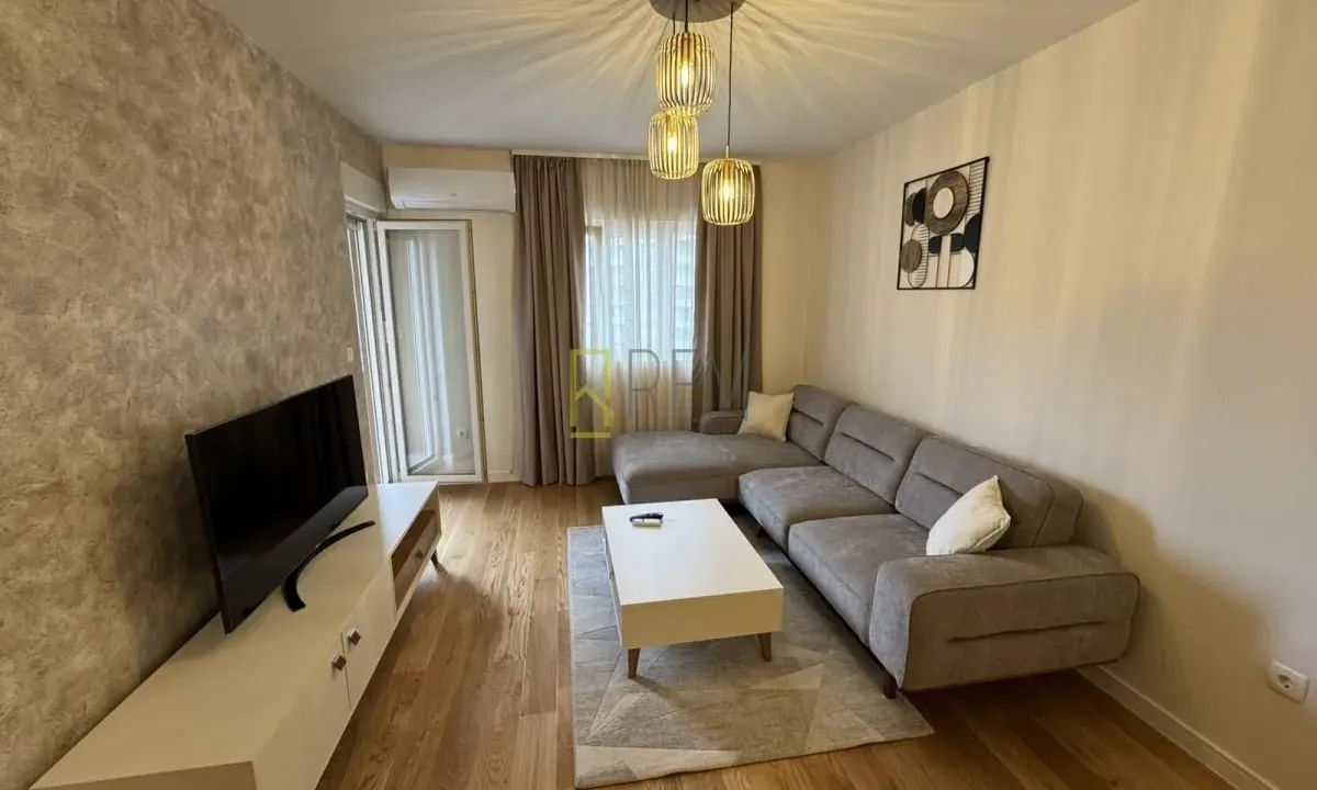 Izdavanje, jednosoban stan, 49m², City Kvart, Podgorica