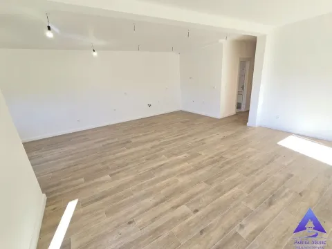 Prodaja, dvosoban stan, 59m², Dobrota, Kotor - image 4