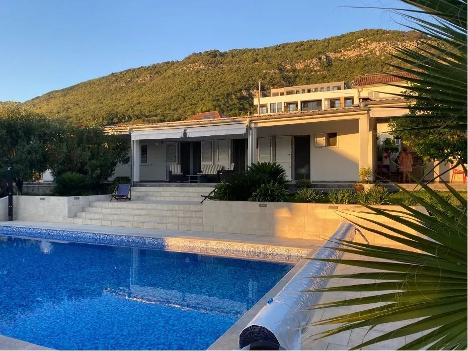 Prodaja, kuća, 239m², Kavač, Kotor