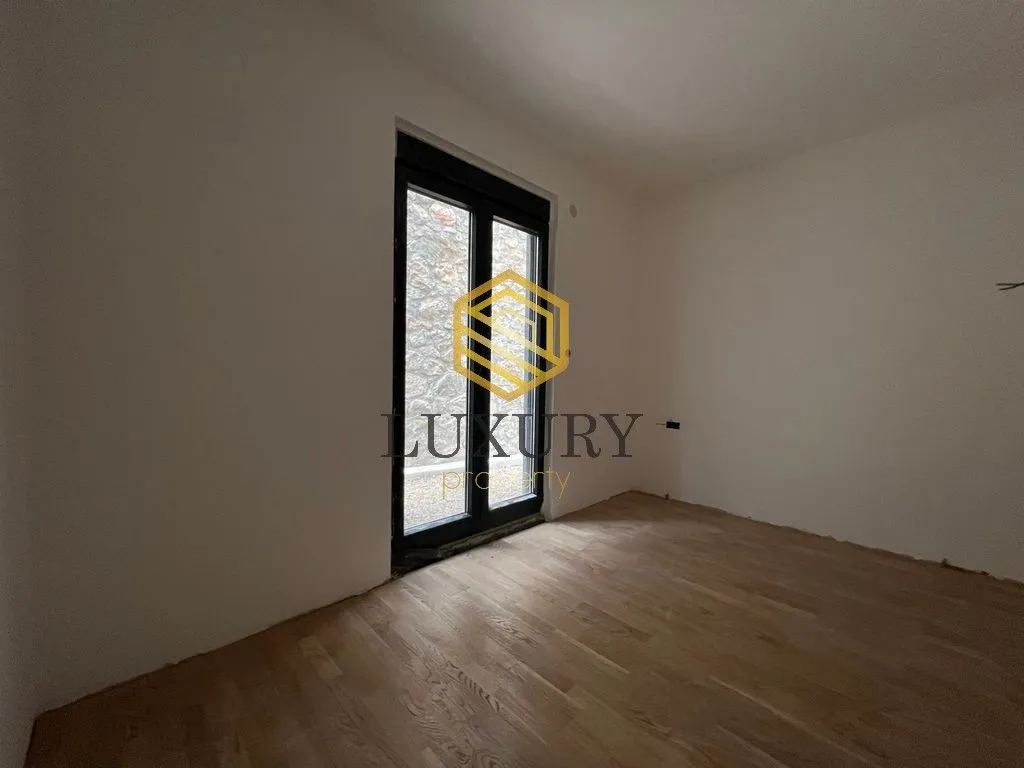 Prodaja, dvosoban stan, 52m², Pod Goricom, Podgorica
