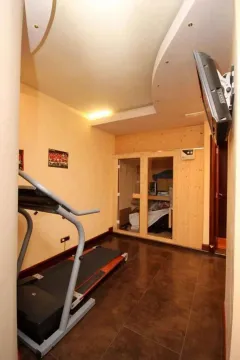 Prodaja, kuća, 322m², Šušanj, Bar - image 15