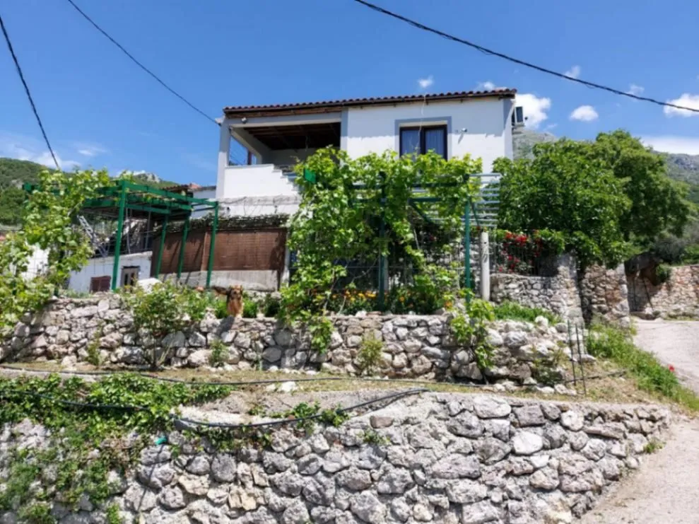 Prodaja, kuća, 284m², Dobre Vode, Bar