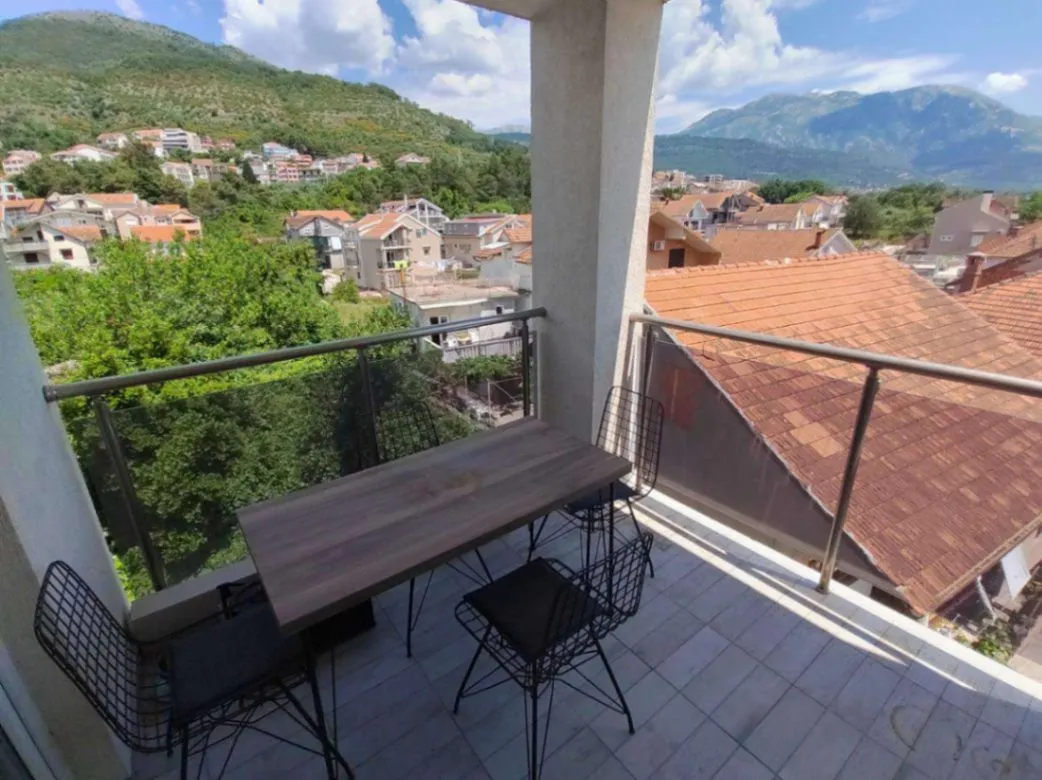Prodaja, dvosoban stan, 57m², Tivat, Crna Gora