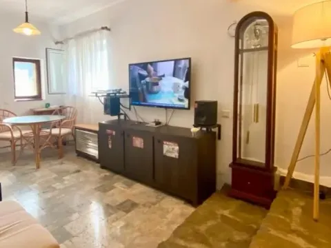 Izdavanje, kuća, 190m², Kruče, Ulcinj - image 4