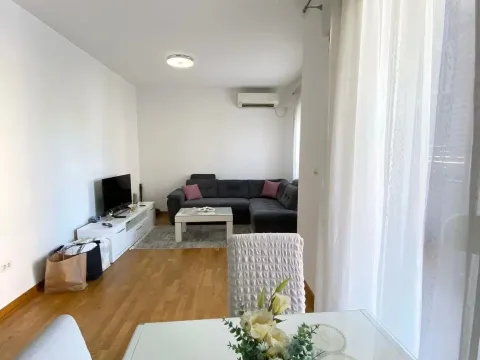 Rent, one bedroom apartment, 50m², City Kvart, Podgorica - image 2