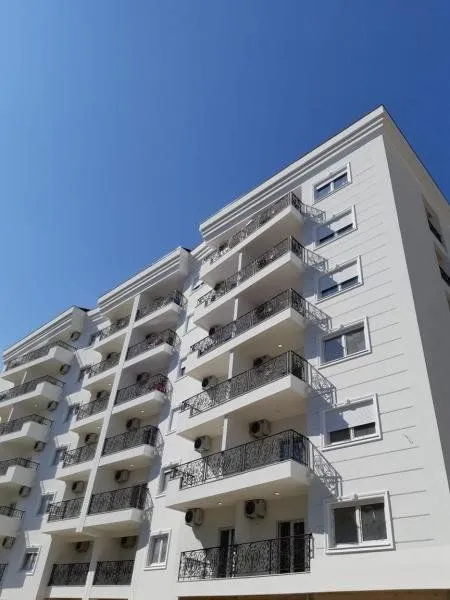 Izdavanje, jednosoban stan, 45m², Bečići, Budva