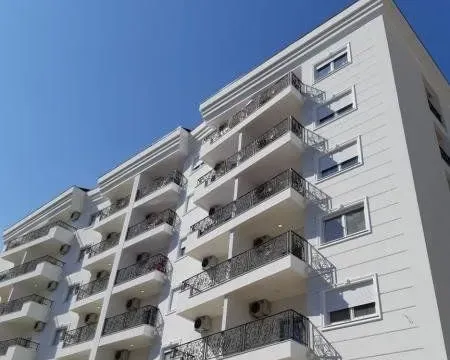 Izdavanje, jednosoban stan, 45m², Bečići, Budva - image 1