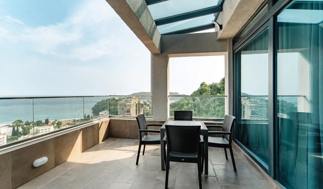 Sale, three bedroom apartment, 233m², Bečići, Budva