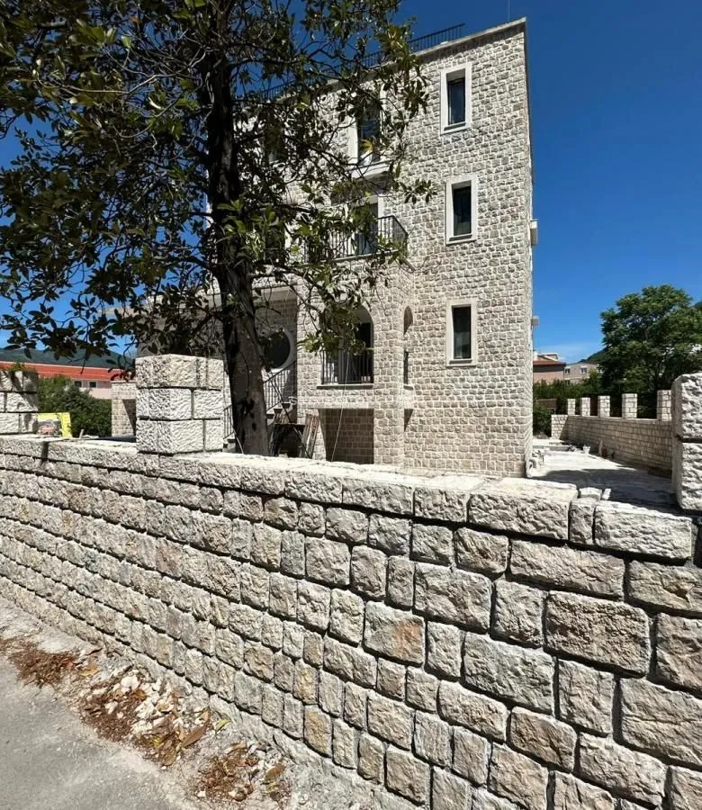 Prodaja, kuća, 500m², Donja Lastva, Tivat