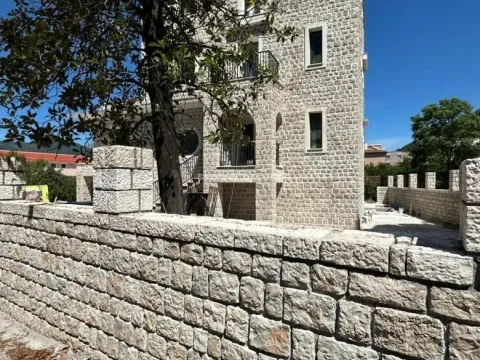 Prodaja, kuća, 500m², Donja Lastva, Tivat - image 11