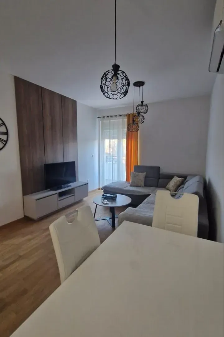 Izdavanje, jednosoban stan, 45m², Zabjelo, Podgorica
