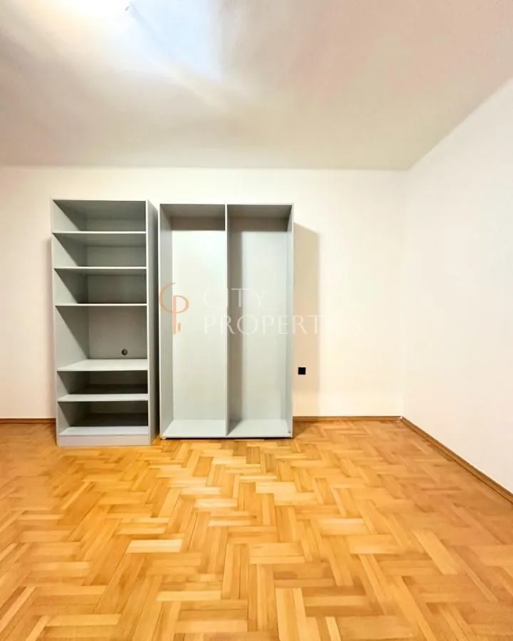 Izdavanje, poslovni prostor, 60m², Centar, Podgorica