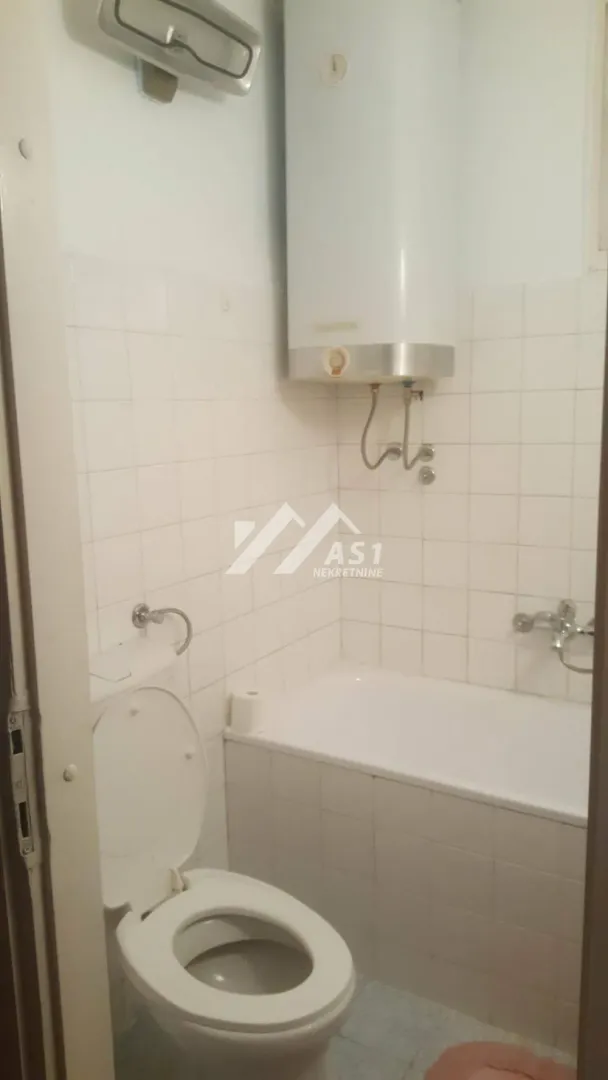 Izdavanje, trosoban stan, 85m², Liman 2, Novi Sad Sve Podlokacije