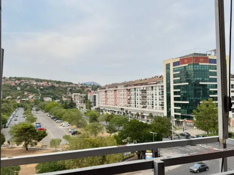 Izdavanje, trosoban stan, 95m², Preko Morače, Podgorica - image 13