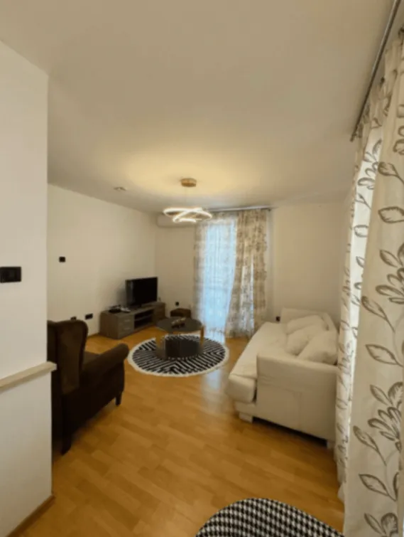 Izdavanje, stan, 50m², Podkošljun, Budva
